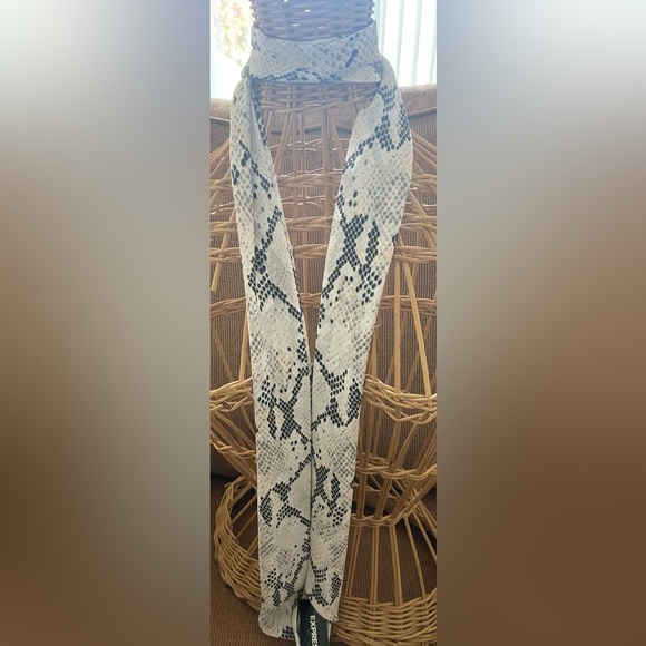 Skinny scarves - Picture 8 of 11